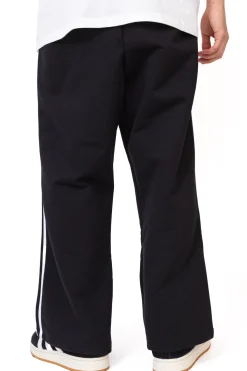 Spodnie dresowe Relab Flared Emblem